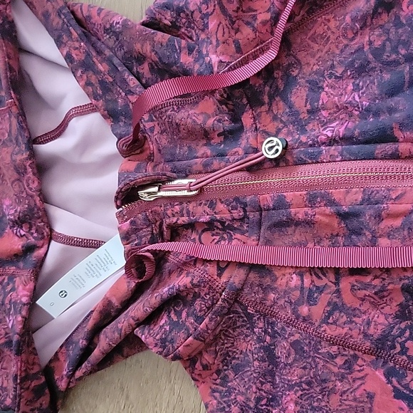 Lululemon Define jacket,NWT, size 0 - Picture 3 of 4